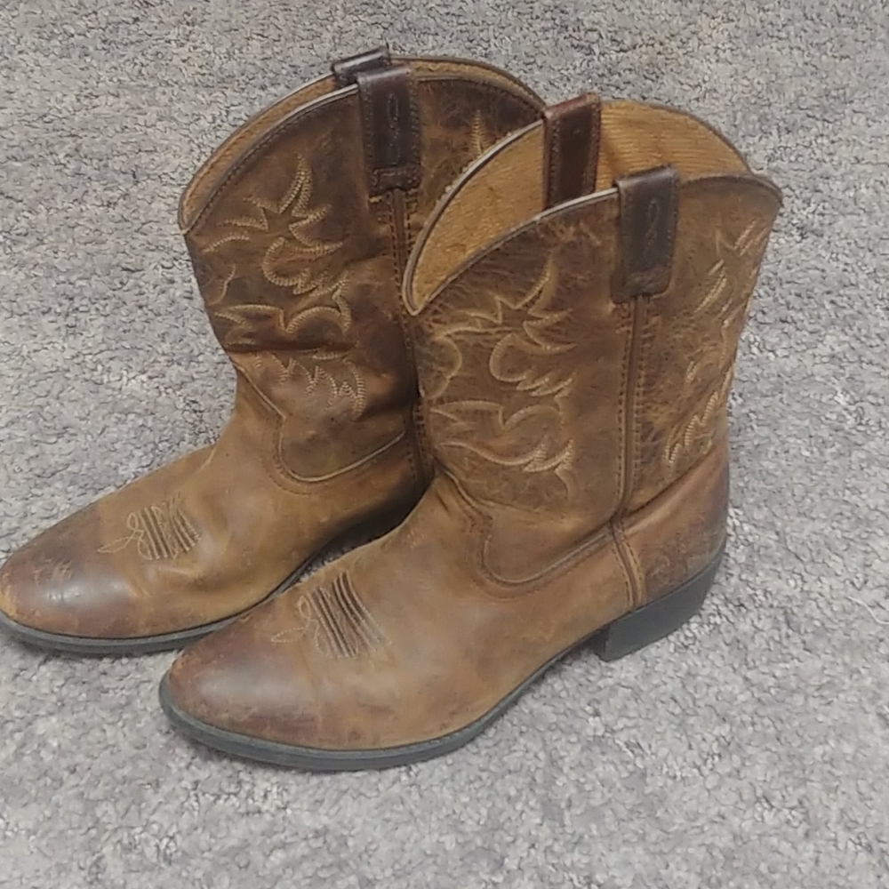 Ariat boots size 6